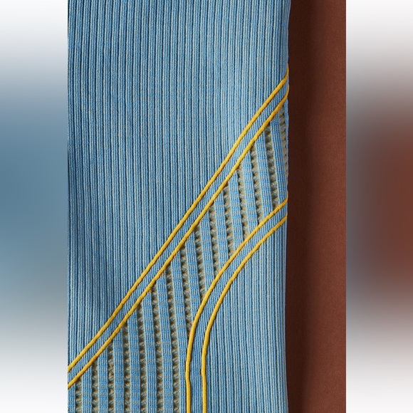 Fabletics Women’s Seamless High-Waisted
Compressive Legging Size Medium Tall - Picture 5 of 7